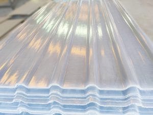 So sánh tôn nhựa FRP và tôn truyền thống
